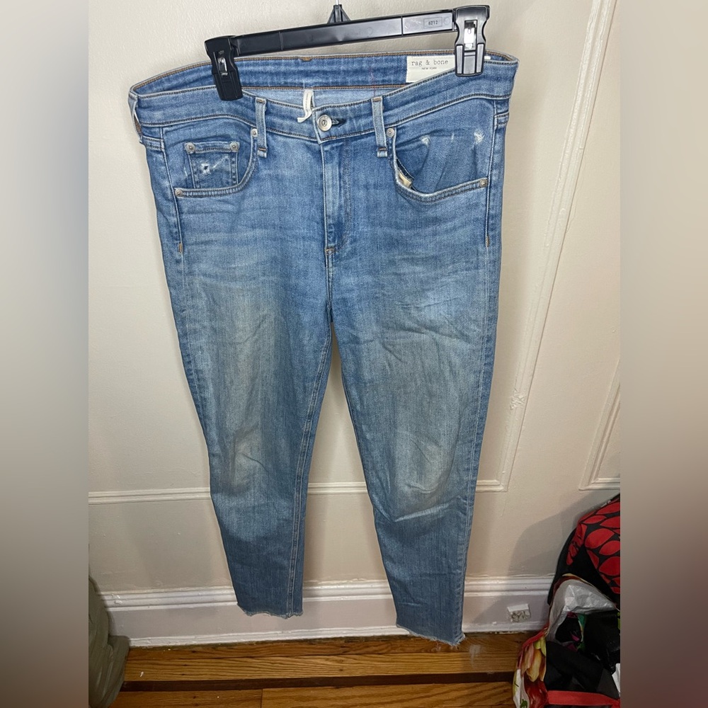 Rag&Bone Mid-Rise Ankle Skinny Jean 
Size 31 
Condition: Good